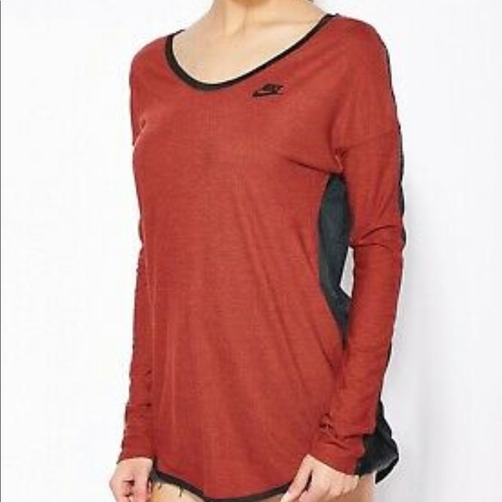 Nike women's LS T Shirt T2 Long Sleeve Mesh back red black (S)